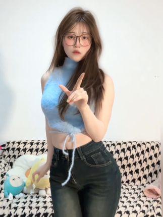 抖音甜子兔微密圈图片欣赏，感受她的甜美魅力