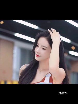 猪小七遮副乳吊带泳衣时尚解析,猪小七的夏日性感穿搭 猪小七遮副乳吊带泳衣时尚解析,猪小七的夏日性感穿搭