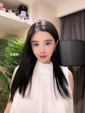 猪小七遮副乳吊带泳衣时尚解析,猪小七的夏日性感穿搭 猪小七遮副乳吊带泳衣时尚解析,猪小七的夏日性感穿搭