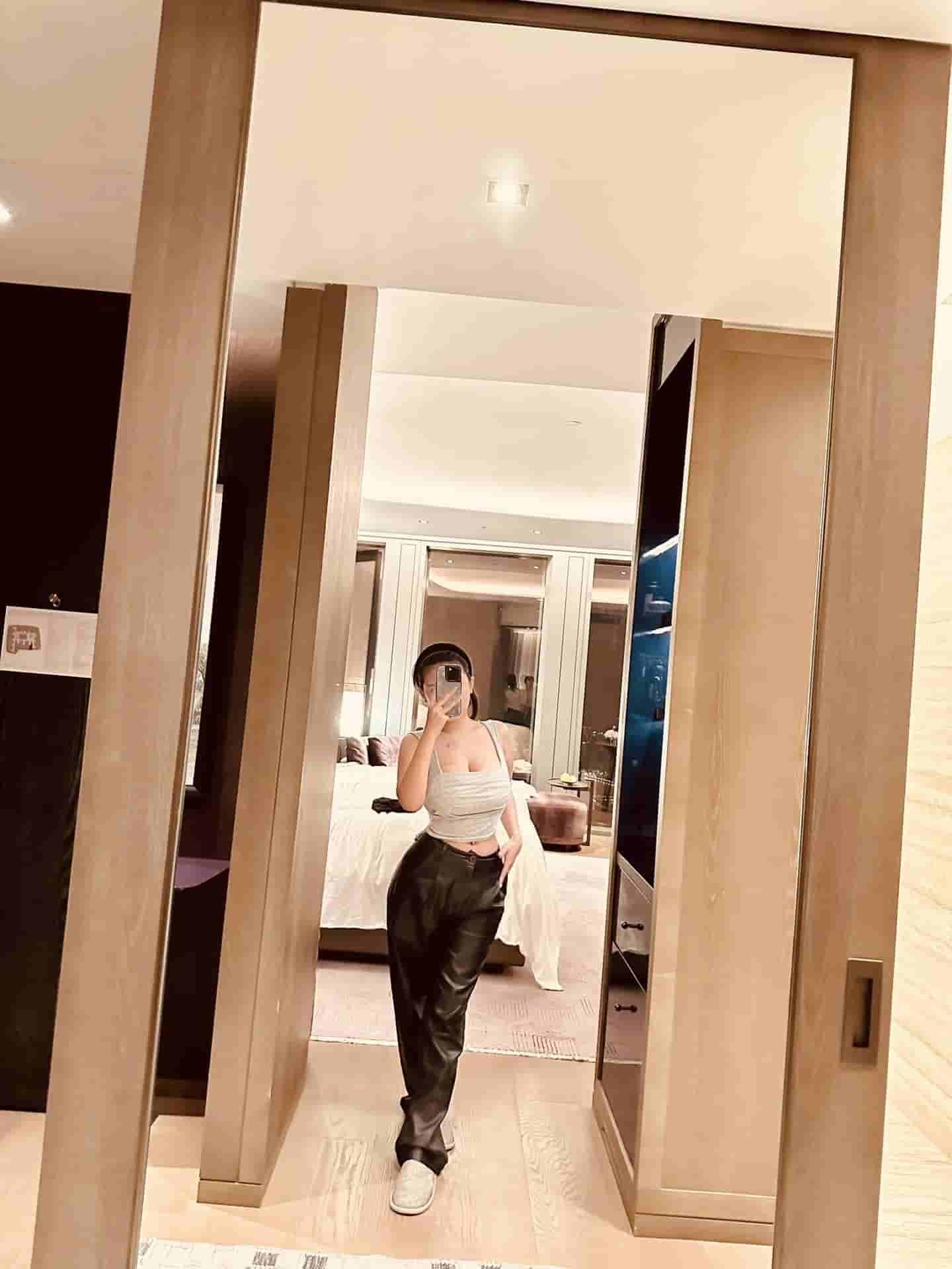 抖音美女可馨耶微密圈作品包资源，清新颜值与绚丽光芒的交融