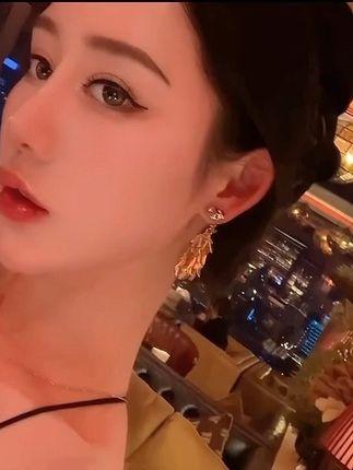 不爱笑的赛琳微博写真合集,无杂质的高清视觉享受 不爱笑的赛琳微博写真合集,无杂质的高清视觉享受