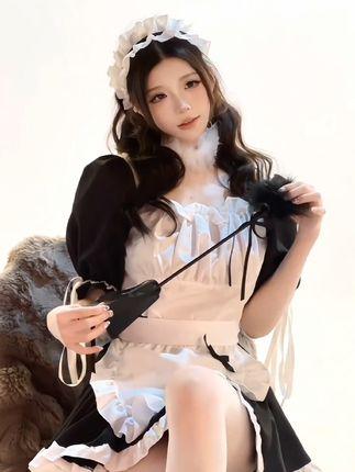 陈妮妮UNI微密圈作品玫瑰配渔网穿搭，展现个性与创新