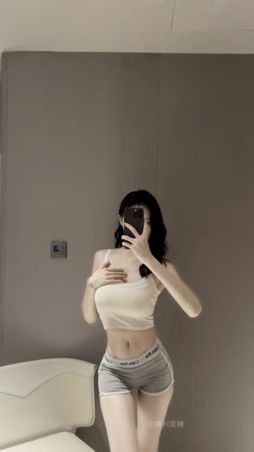 麻利亚辣微博是多少?网红互动指南,快速找到麻利亚辣的社交账号 麻利亚辣微博是多少?网红互动指南,快速找到麻利亚辣的社交账号