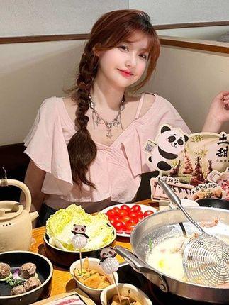 B站UP主草莓粥粥的微密圈全集分享，十万口舰长的私密作品打包下载