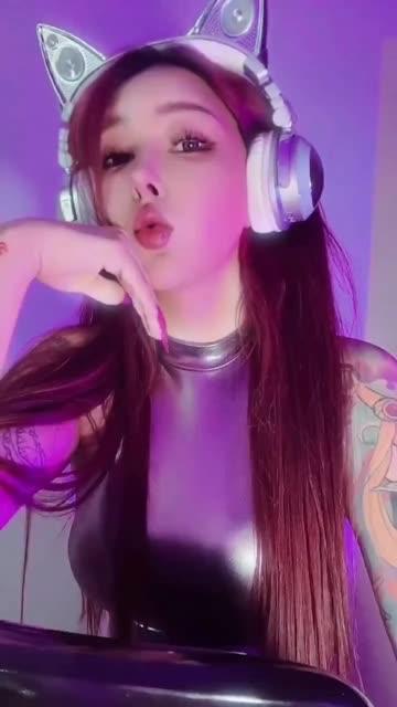 希希Gina的推特上有什么内容?探索希希Gina在推特上的发文 希希Gina的推特上有什么内容?探索希希Gina在推特上的发文