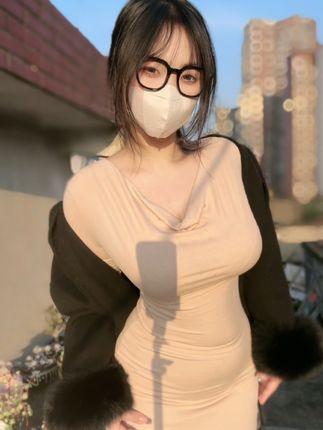 抖音明星肉巴微密圈作品资源，可爱形象与火辣身材满满魅力