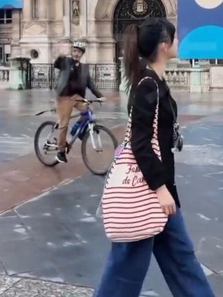 就是阿朱啊与飞机的青岛基督教堂之旅,蕨根粉与光影的邂逅 就是阿朱啊与飞机的青岛基督教堂之旅,蕨根粉与光影的邂逅