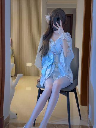 抖音猫梨梨cc微密圈照片,简约又时尚的穿搭风格 抖音猫梨梨cc微密圈照片,简约又时尚的穿搭风格