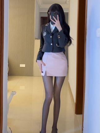 抖音猫梨梨cc微密圈照片,简约又时尚的穿搭风格 抖音猫梨梨cc微密圈照片,简约又时尚的穿搭风格