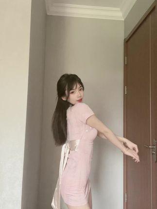 崽崽aaa的可爱纯欲小姐姐，动感光波视频热度飙升