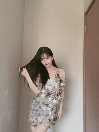 崽崽aaa的可爱纯欲小姐姐，动感光波视频热度飙升