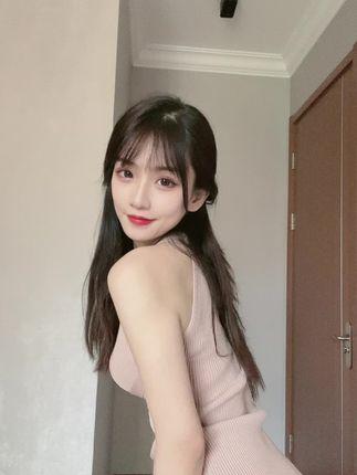 崽崽aaa的可爱纯欲小姐姐，动感光波视频热度飙升