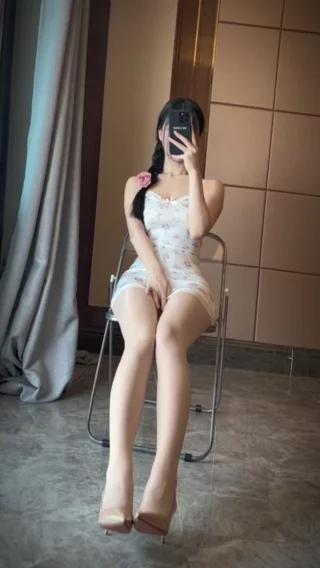 奶白鹿神魔鬼身材大公开，如何塑造完美身姿的秘密