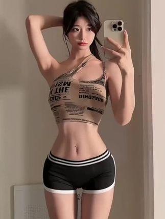 陈妮妮UNI超惹火微密圈魅惑摄影作品集，梦幻世界的美丽与诱惑