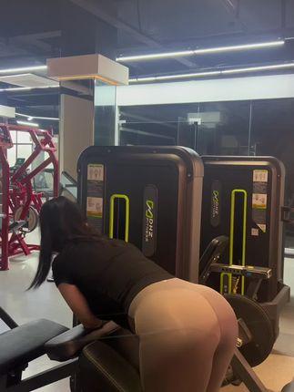 迷人的五姨太微密圈免费图集，抖音网红的魅力展现