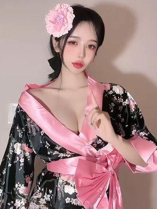 微博小猫咪CK最新微密圈动态，关注她的生活点滴