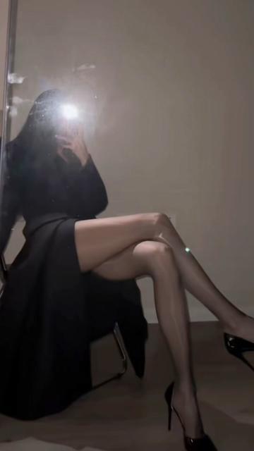 脸红Dearie的私人健身教练,她的完美身材背后有何秘密? 脸红Dearie的私人健身教练,她的完美身材背后有何秘密?