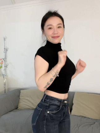 揭秘铁锤姐姐的微密圈写真及视频合集 揭秘铁锤姐姐的微密圈写真及视频合集