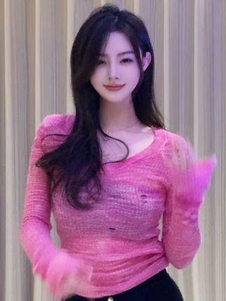 微博奶团奶团微密圈作品颜值身材完美结合，抖音保护小团引发追捧狂潮