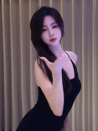 微博奶团奶团微密圈作品颜值身材完美结合，抖音保护小团引发追捧狂潮