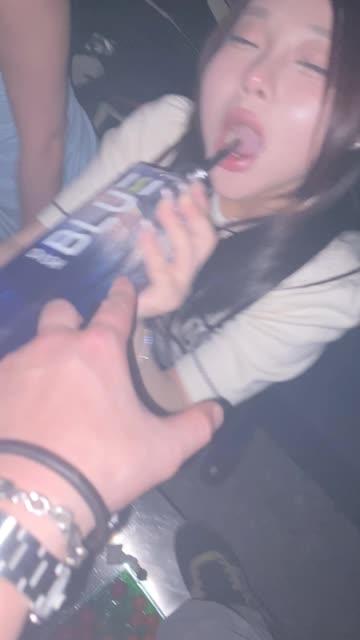 小艾根本吃不饱微密圈性感妩媚网红，揭开她的独特魅力