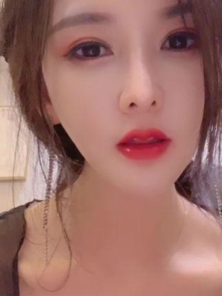 夏天的小雪原版视频，重温她的经典视频与成长历程