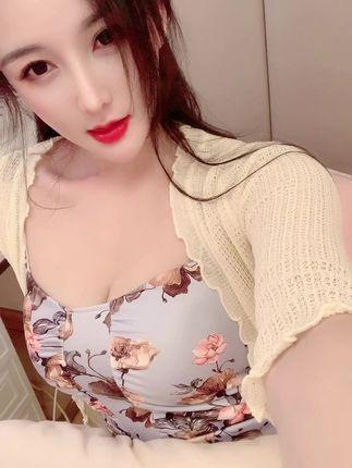 夏天的小雪觅圈探索，如何获取她的专属资源和内容