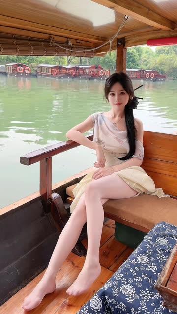 [微密圈]小萌子高铁上作品集（小萌子高铁上的精彩瞬间）