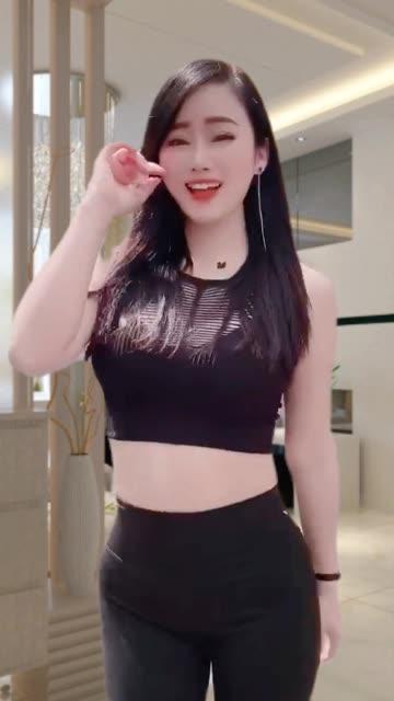 【狂热】是可馨耶微密圈粉丝狂热追捧的对象,热度持续飙升 【狂热】是可馨耶微密圈粉丝狂热追捧的对象,热度持续飙升