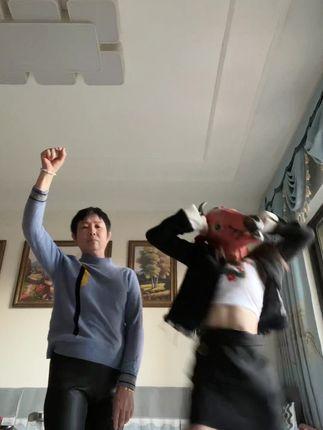 抖音210万粉网红VC(Vickyyyii)深夜直播,什么也没播却火了? 抖音210万粉网红VC(Vickyyyii)深夜直播,什么也没播却火了?