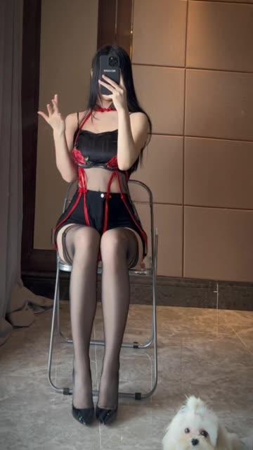 奶白鹿神的维密圈,一窥她与粉丝的互动世界 奶白鹿神的维密圈,一窥她与粉丝的互动世界