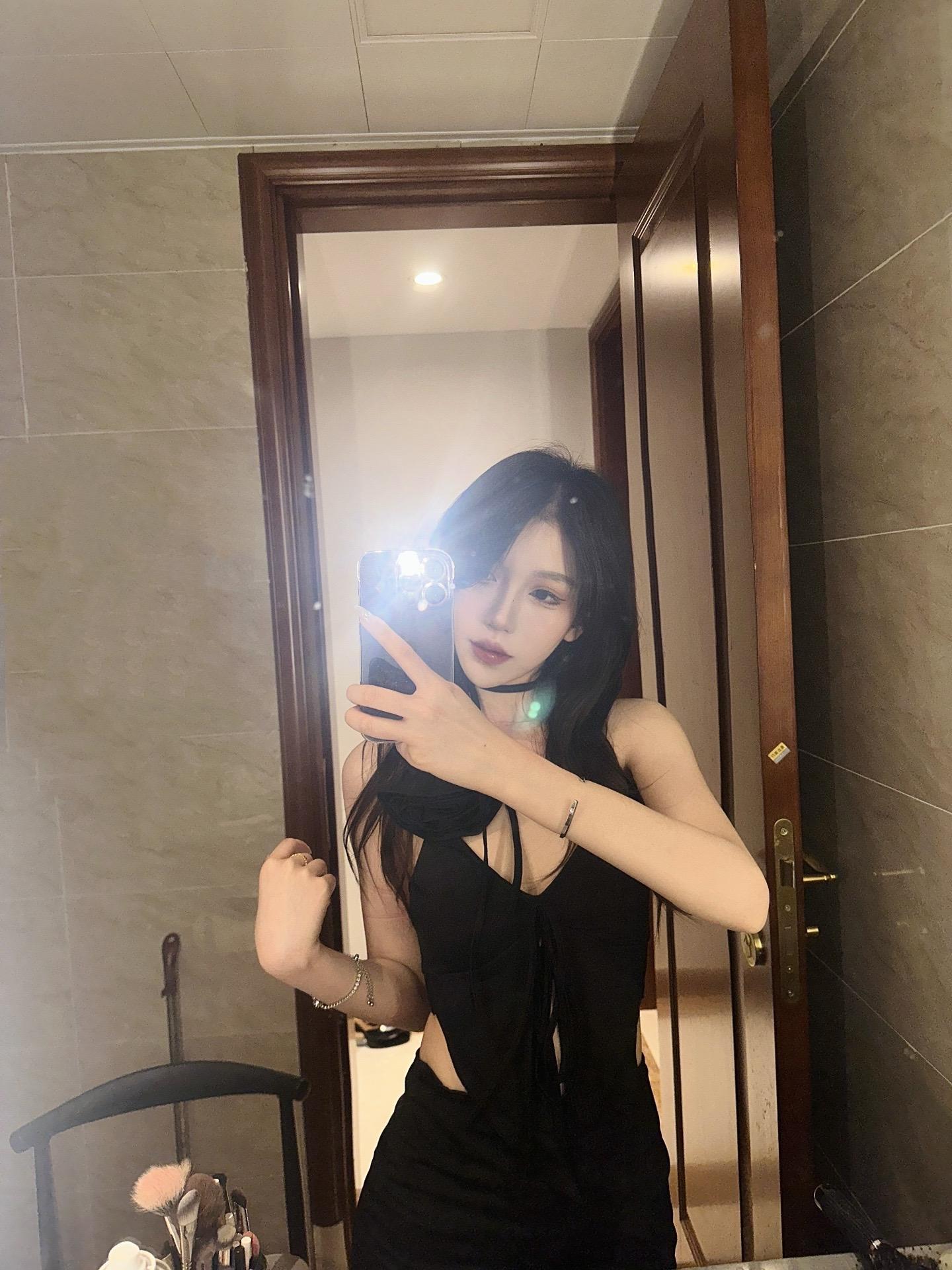 艾拉·Isla牛仔短裤作品集，微密圈粉丝力荐必看