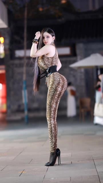 梦露Veronica真名揭秘,网红背后的真实身份 梦露Veronica真名揭秘,网红背后的真实身份