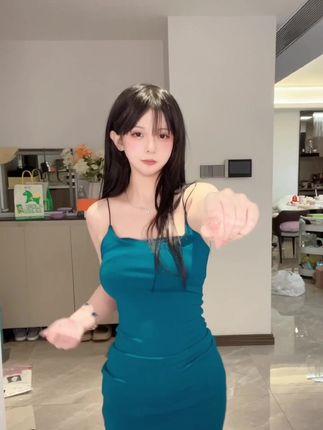 铁岭县刘辉商店微密圈的穿搭秘籍，商务与休闲并存