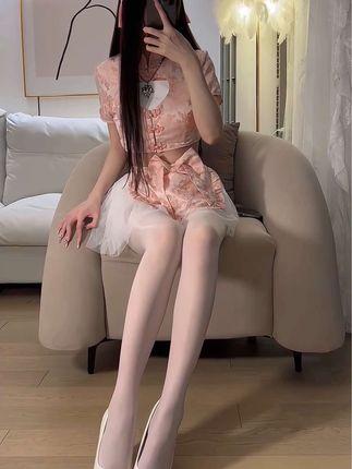 饭鹿鹿鹿痴微密圈作品资源流出,完美大长腿穿搭丝袜 饭鹿鹿鹿痴微密圈作品资源流出,完美大长腿穿搭丝袜