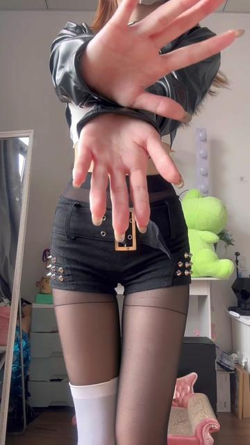 脸红Dearie和脸红MM是同一人吗?解开她们的身份之谜 脸红Dearie和脸红MM是同一人吗?解开她们的身份之谜