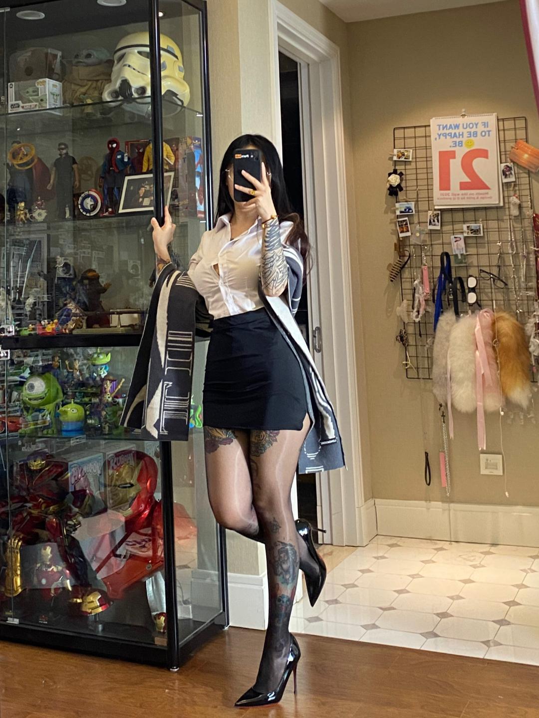 卡通百科老王微圈图片大全,她的作品如雨露般短暂又珍贵 卡通百科老王微圈图片大全,她的作品如雨露般短暂又珍贵