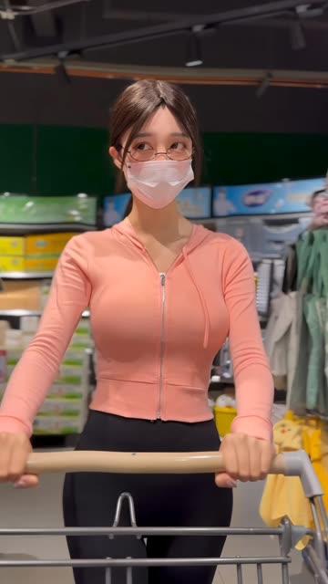 桂芬坐拍微密圈(WEME觅圈)付费入圈作品合集，最新更新