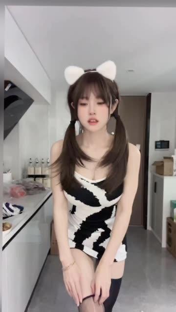 给乔买裙子的微密圈体验,苗族文化刺绣华丽之美的极致呈现 给乔买裙子的微密圈体验,苗族文化刺绣华丽之美的极致呈现