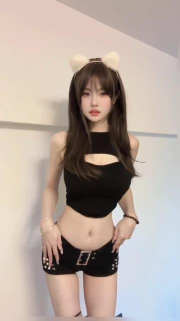 给乔买裙子的微密圈体验,苗族文化刺绣华丽之美的极致呈现 给乔买裙子的微密圈体验,苗族文化刺绣华丽之美的极致呈现