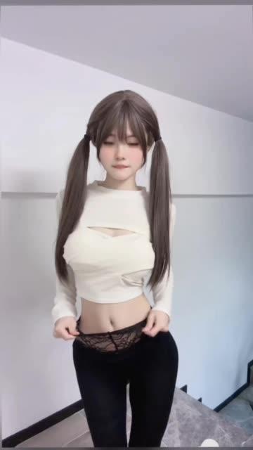 给乔买裙子的微密圈体验,苗族文化刺绣华丽之美的极致呈现 给乔买裙子的微密圈体验,苗族文化刺绣华丽之美的极致呈现