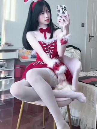 抖音颉颉与猫微密圈作品展示，完美身材与迷人颜值的时尚