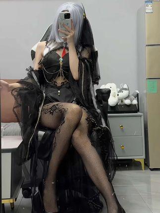 刘雅萌微密圈的热门话题及讨论，热度持续攀升