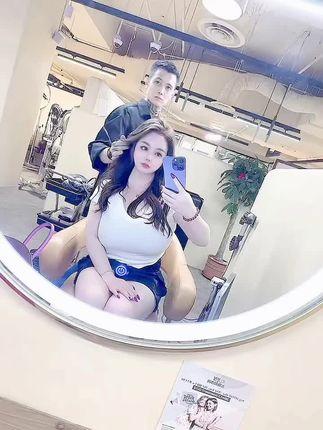 戴允祺微密圈作品照片展现超性感身材，引领自信与自爱之旅