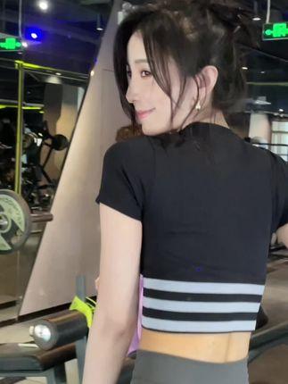 李嘉欣97微博男友疑曝光,粉丝热议她的情感生活 李嘉欣97微博男友疑曝光,粉丝热议她的情感生活