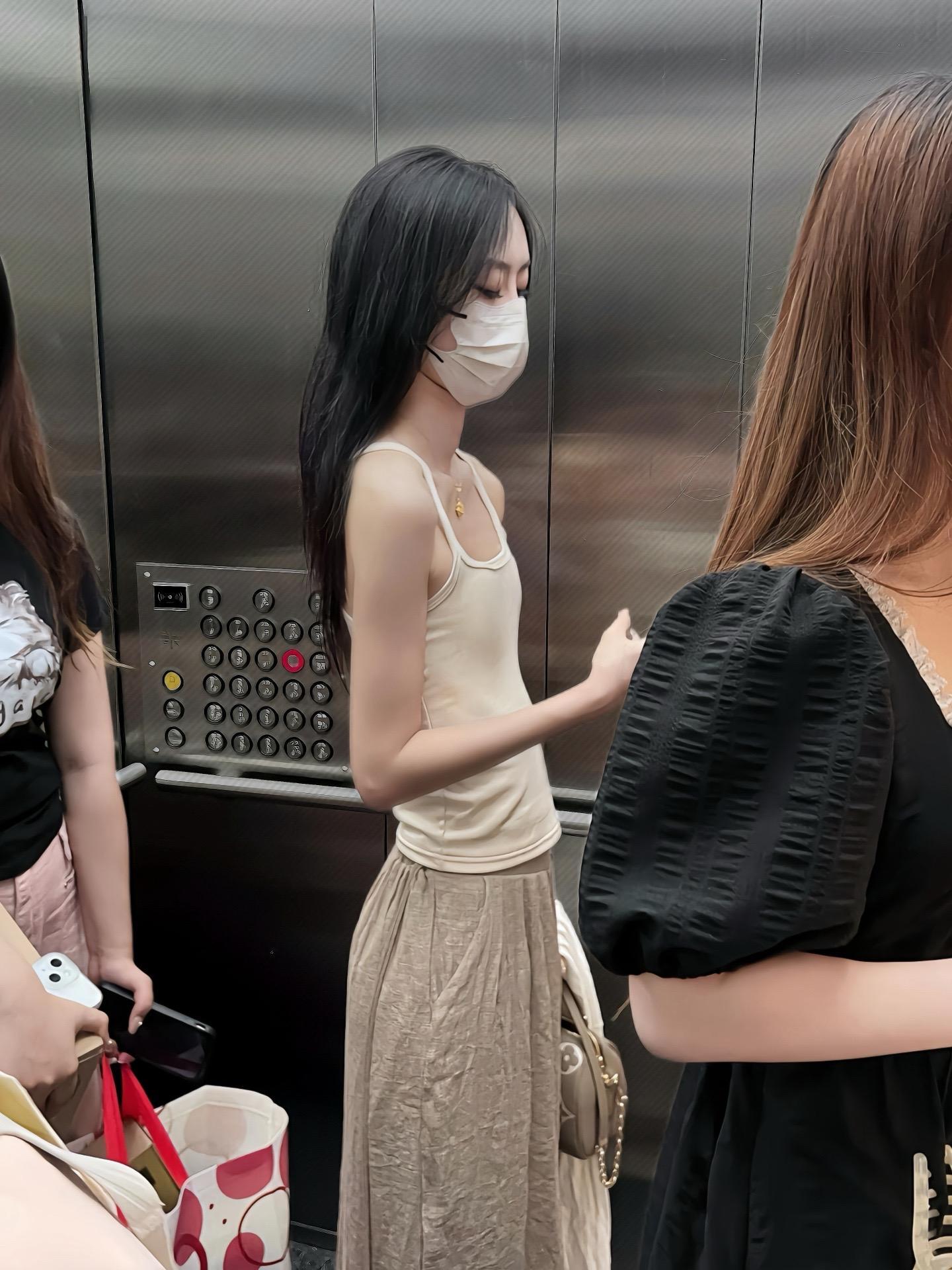 佐佐酱v背景介绍,从默默无闻到粉丝追捧,佐佐酱的逆袭之旅 佐佐酱v背景介绍,从默默无闻到粉丝追捧,佐佐酱的逆袭之旅