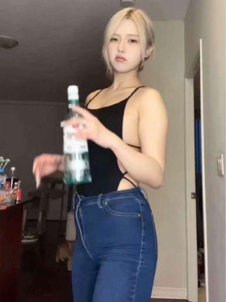 抖音网红多肉小野猫微密圈作品,独家资源引领粉丝互动交流新风潮 抖音网红多肉小野猫微密圈作品,独家资源引领粉丝互动交流新风潮