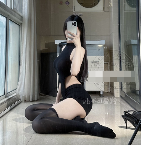 纯爱战神菜的微密圈作品解析，小铃ouo精选图片展现