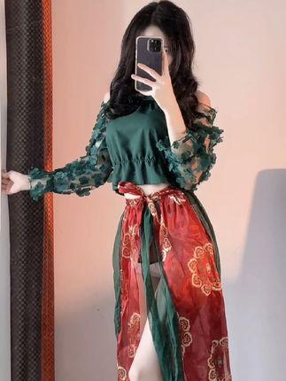 白日做梦微密圈作品资源揭秘独特穿搭风格，性感时尚引爆粉丝狂热