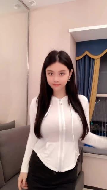 奶雯微密圈付费圈子作品合集，一网打尽私密诱人内容